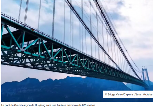 Caché dans les montagnes, le plus haut pont du monde sur le point d'être inauguré en Chine